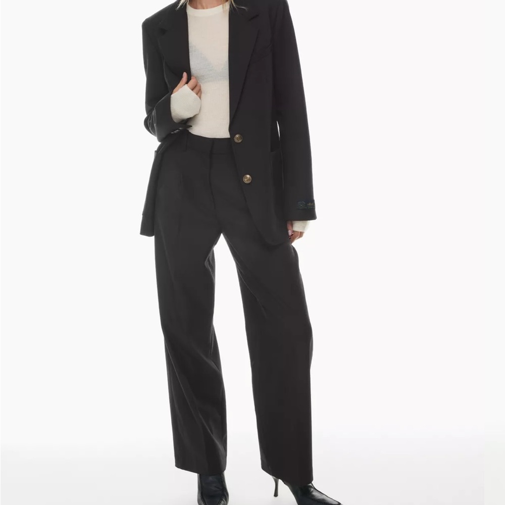 ARITZIA The Effortless Pant™